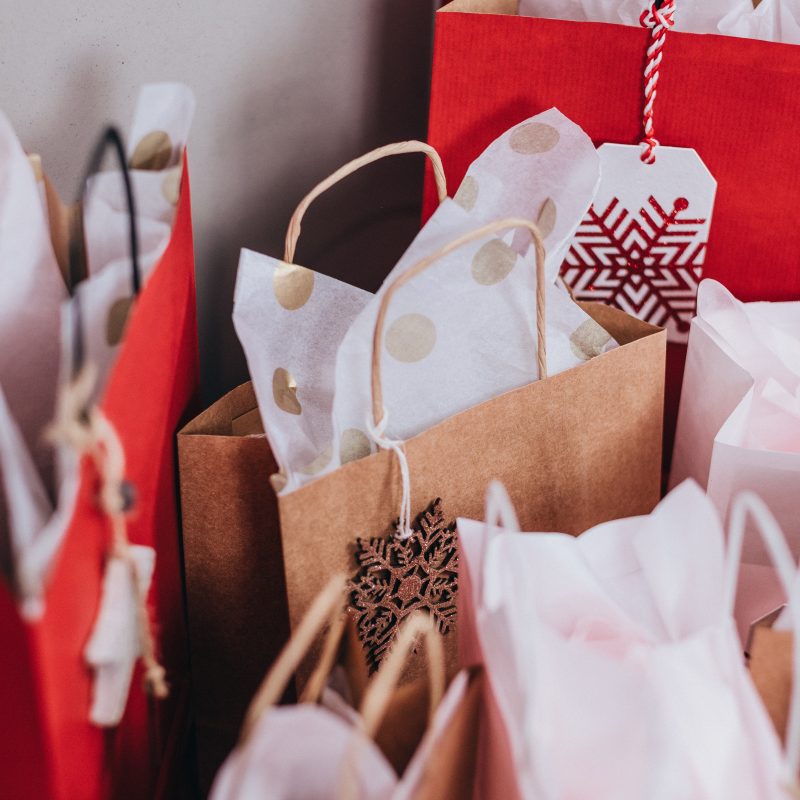 12 Holiday Shopping Tips You'll Be Thankful For - Gift Bags